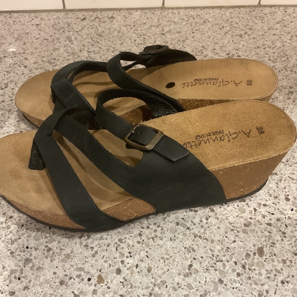 A. Giannetti, Made in Italy, Black Leather Cork Sole Sandals, Size 8 - Picture 4 of 6